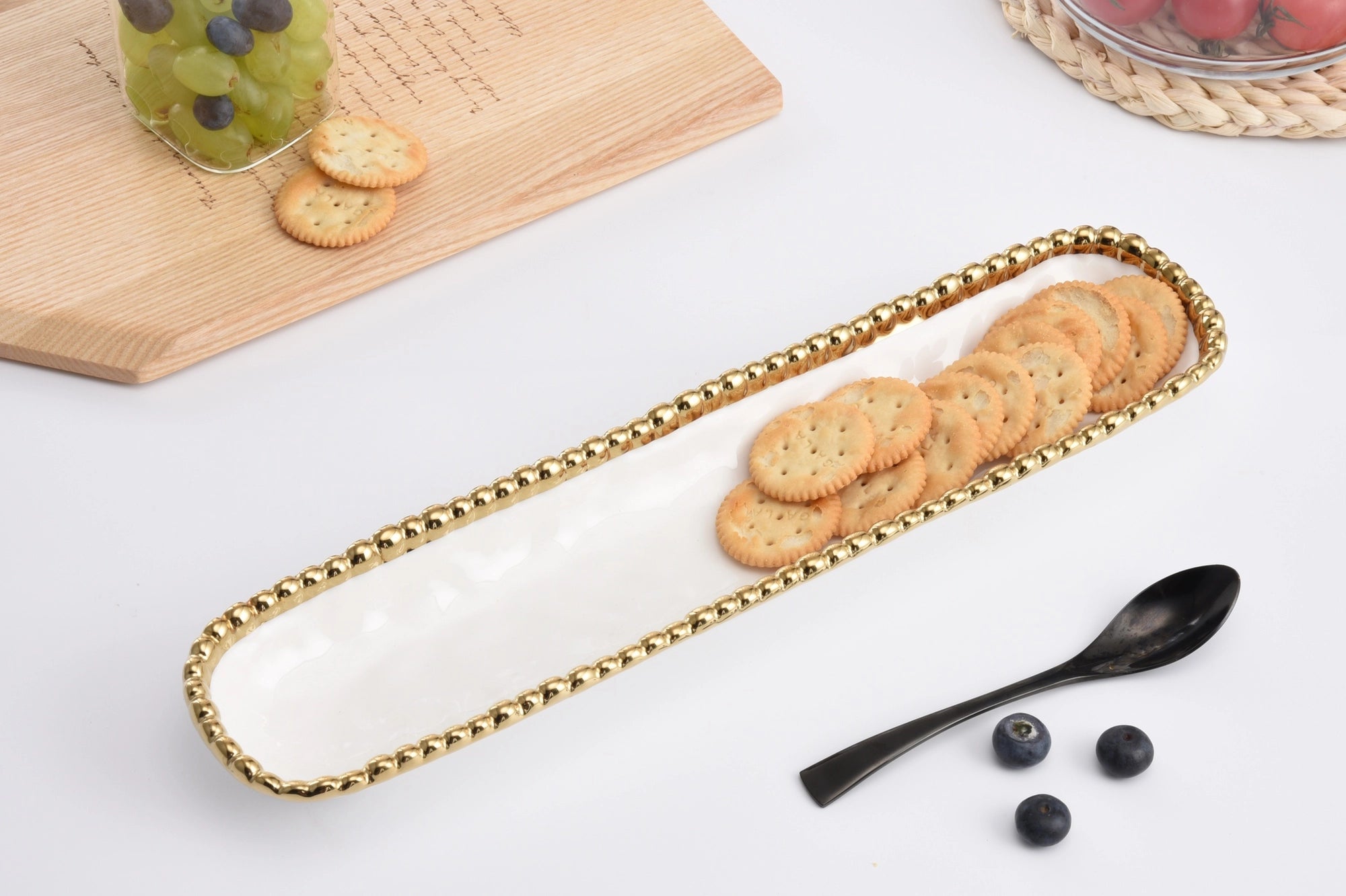 Cracker tray